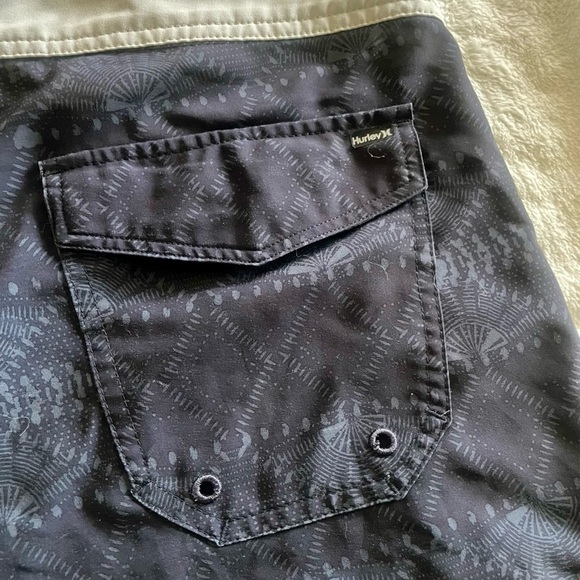 Men’s Hurley board shorts size 36, READ - Picture 9 of 9